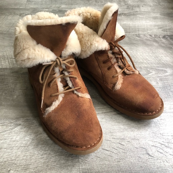 Uggs Quincy Boot- Chestnut size 9 - Picture 3 of 10